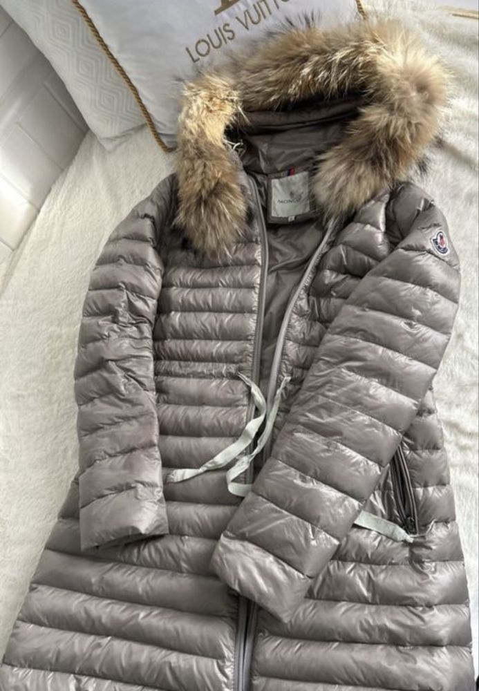 kurtka-puchowa-jenot-moncler