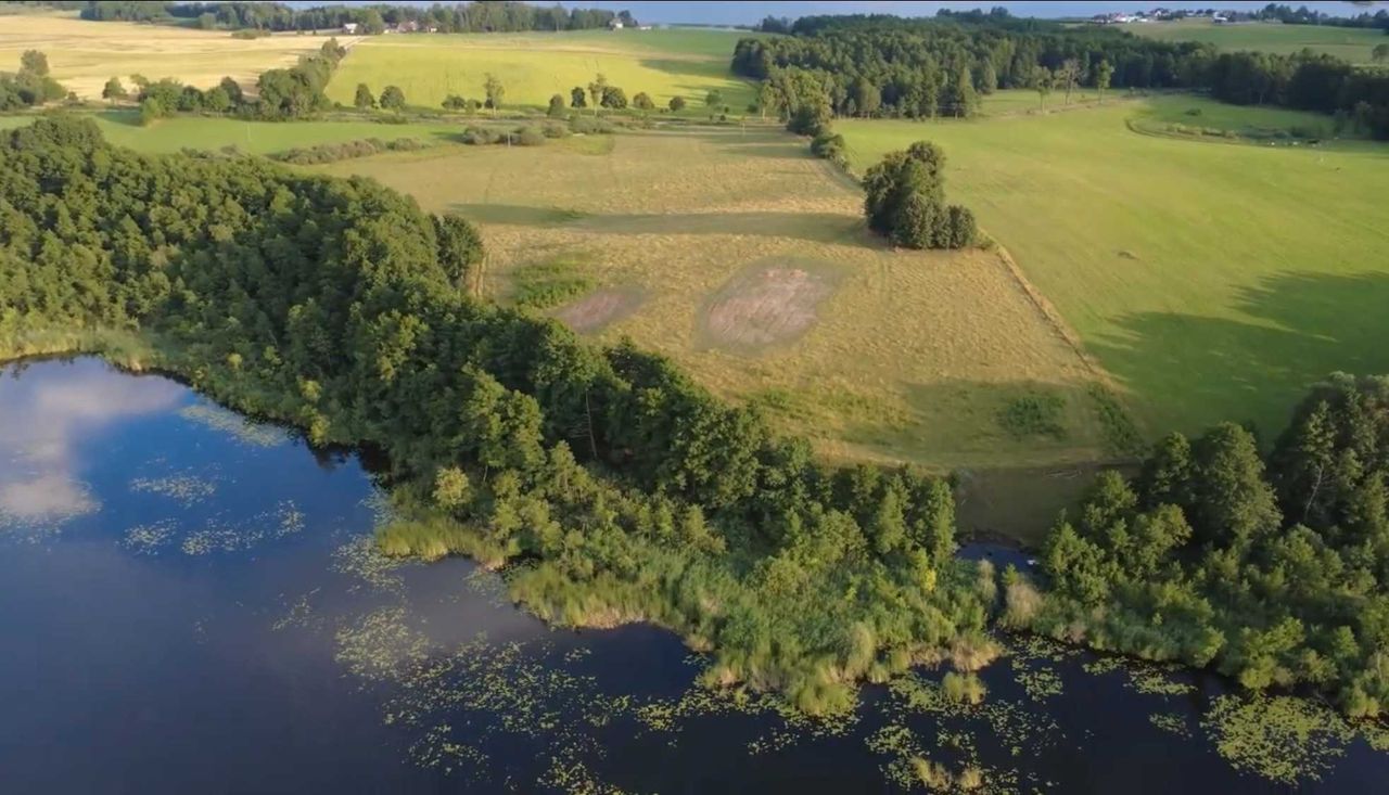 Działka z WŁASNĄ LINIĄ BRZEGOWĄ nad jeziorem Rucewo obok Jez. Jeziorak
