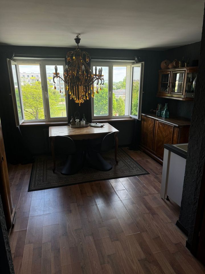 48 m² DO WŁASNEJ ARANŻACJI – Balkon, Widok na Staw, Super Lokalizacja!