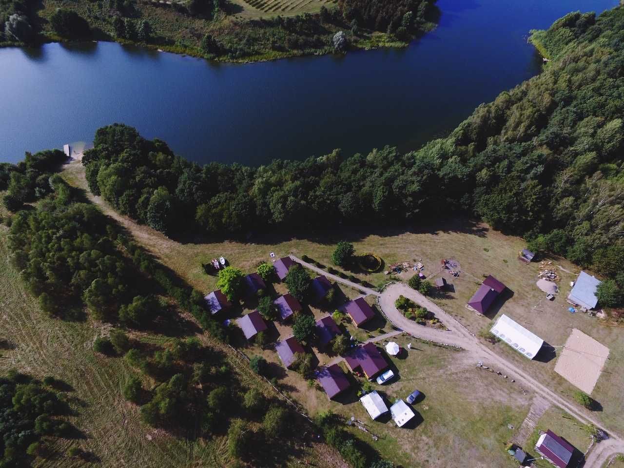 Nieruchomość inwestycyjna z domkami letniskowymi
